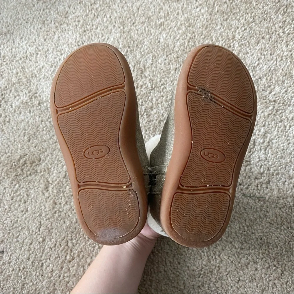 UGG girl jorie